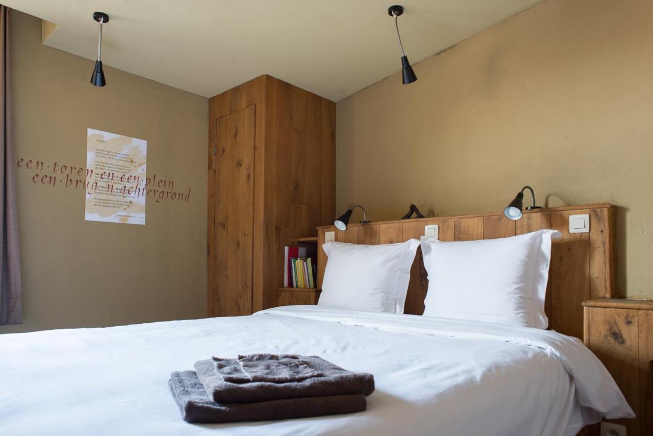 Poeziehotel Surplace - 15 Min Van Pairi Daiza & Industriezone Ghislenghien Bever Exterior photo